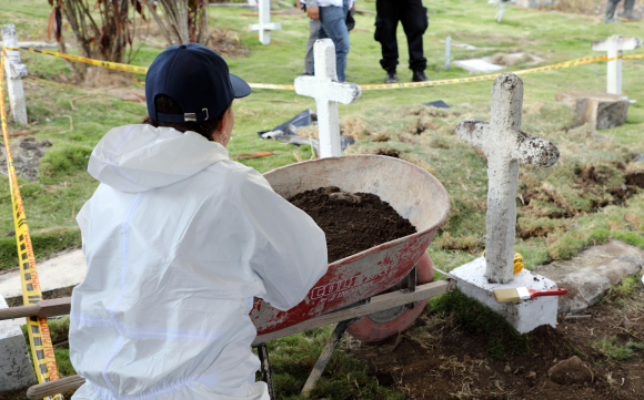 Hallan una fosa con más de 50 presuntas víctimas de falsos positivos en Colombia