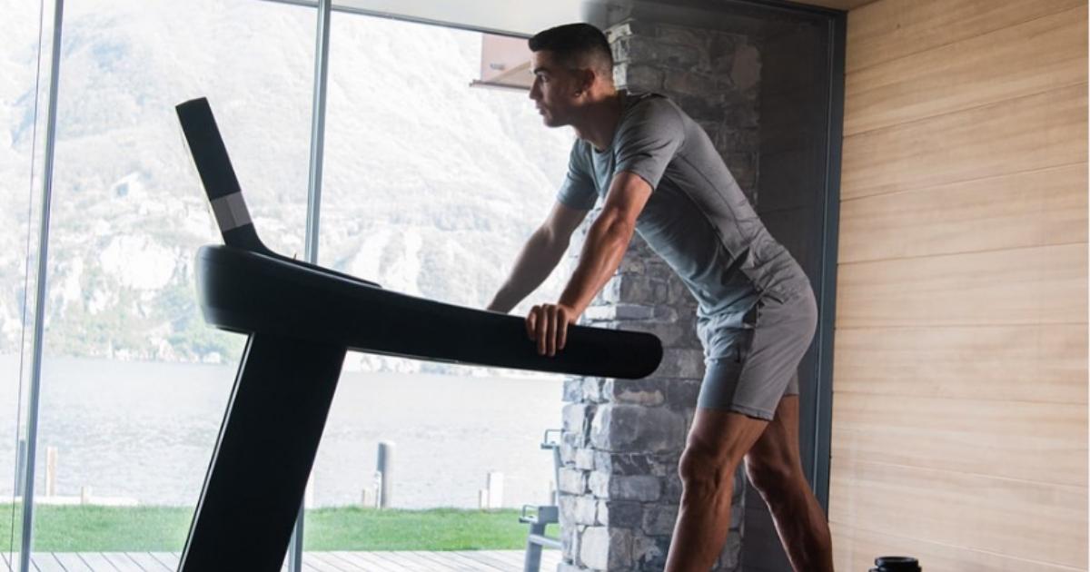 Cristiano Ronaldo trains in his home gym.